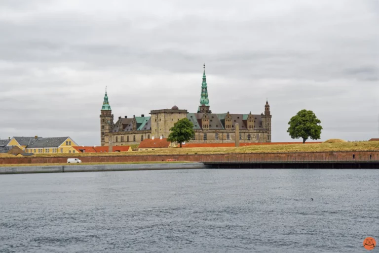 Lire la suite à propos de l’article Voir Helsingør au Danemark, son centre-ville et le château de Kronborg